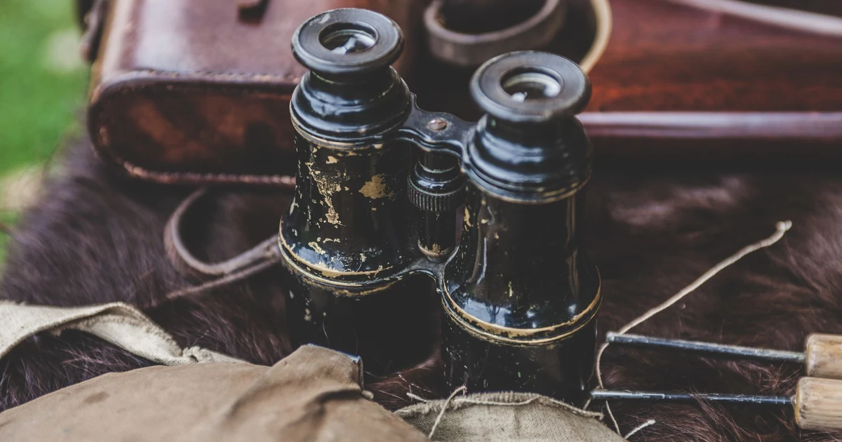Binóculo premium vintage com case de couro e acabamento de alta qualidade